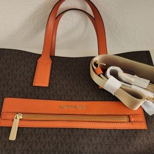 Michael Kors tote bag Pre-owned like new condition used only once.